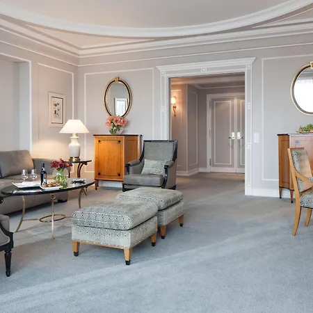Four Seasons Ritz מלון 5*