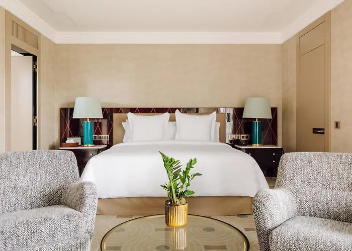 Four Seasons Ritz Otel