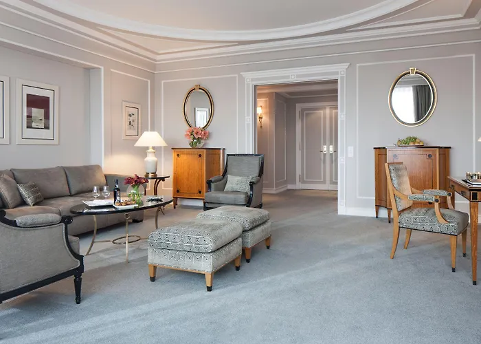 Four Seasons Ritz Otel 5*