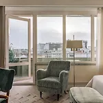 Отель Four Seasons Ritz