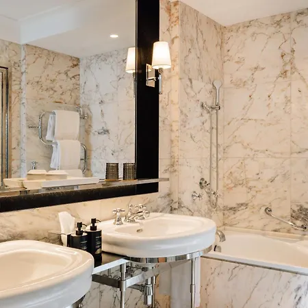 Отель Four Seasons Ritz 5*